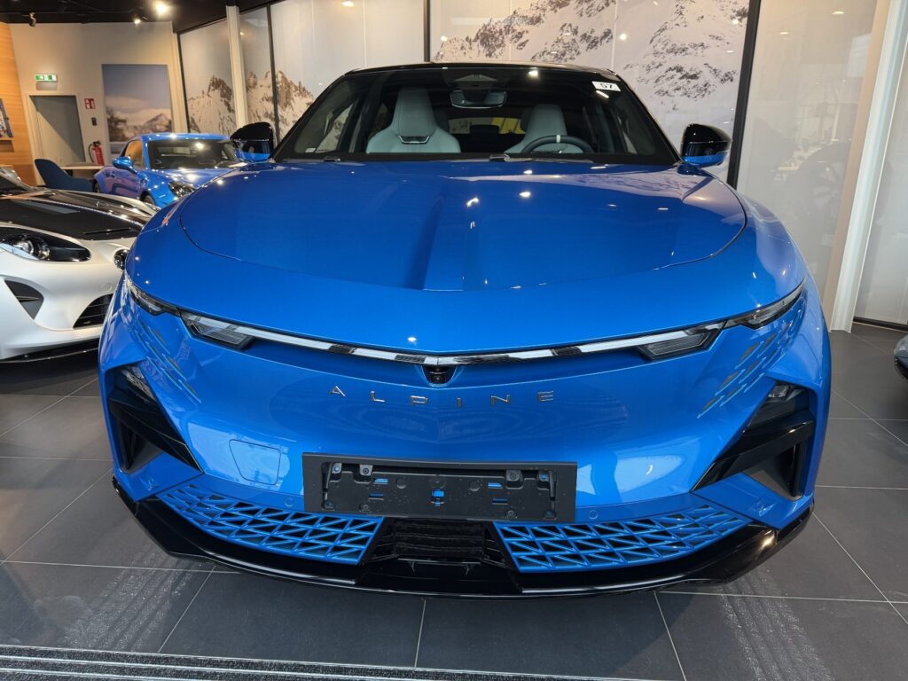 Alpine A390 Exposé-Bild 2