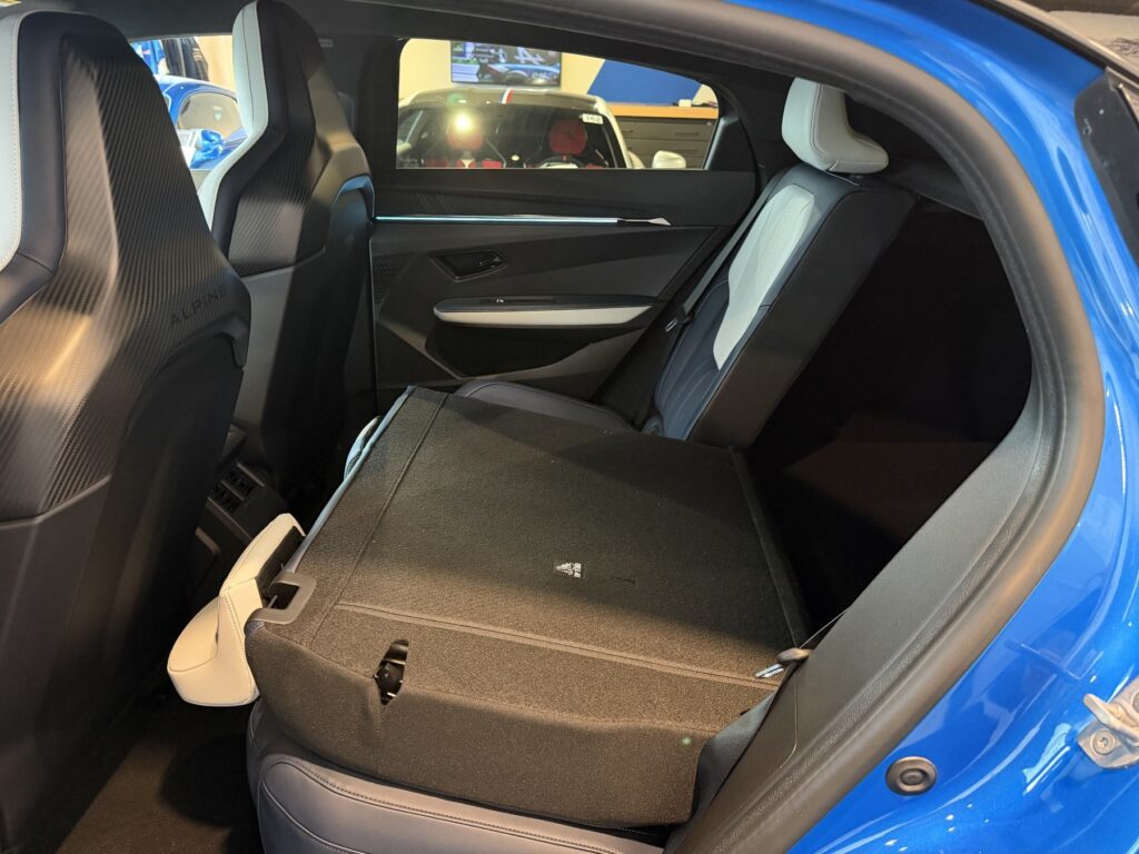 Alpine A390 Exposé-Bild 32