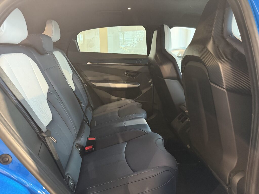 Alpine A390 Exposé-Bild 44