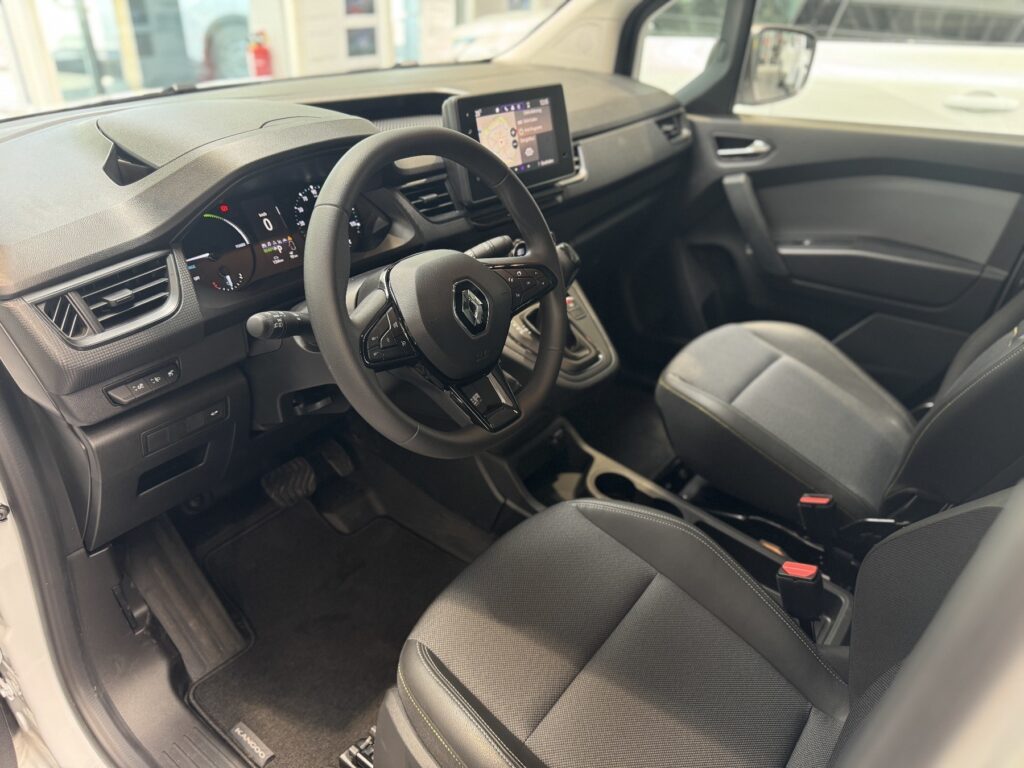 Renault Kangoo E-TECH Exposé-Bild 8