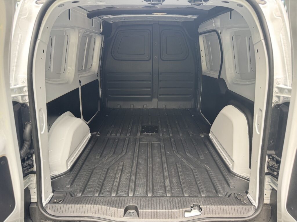 Renault Kangoo E-TECH Exposé-Bild 21