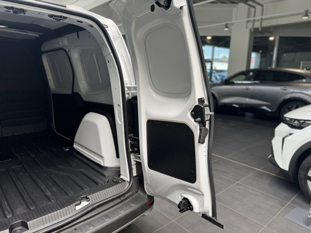 Renault Kangoo E-TECH Exposé-Bild 22