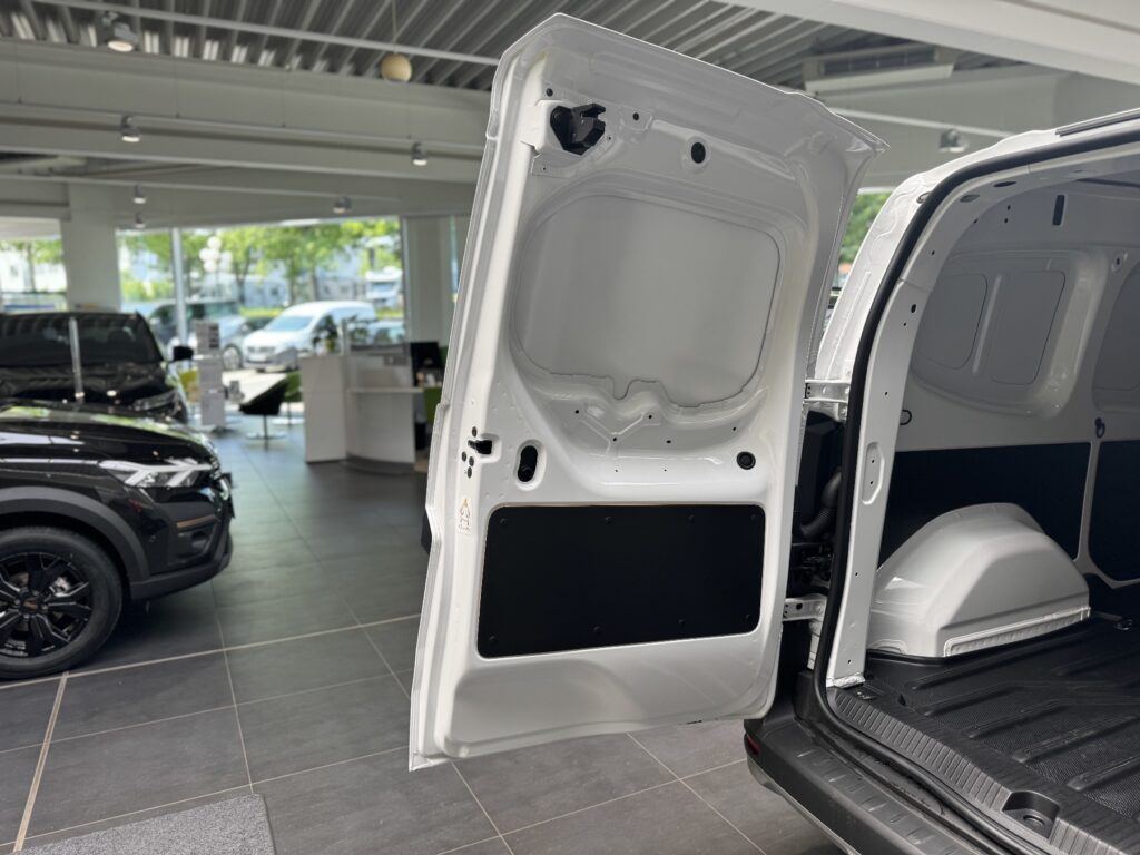 Renault Kangoo E-TECH Exposé-Bild 23