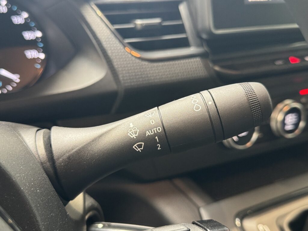 Renault Kangoo E-TECH Exposé-Bild 28