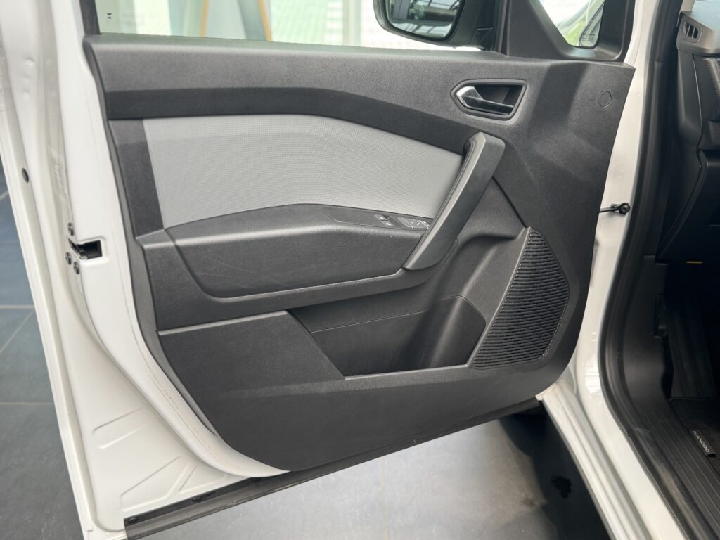 Renault Kangoo E-TECH Exposé-Bild 35