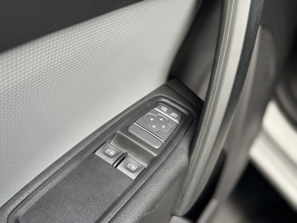 Renault Kangoo E-TECH Exposé-Bild 36