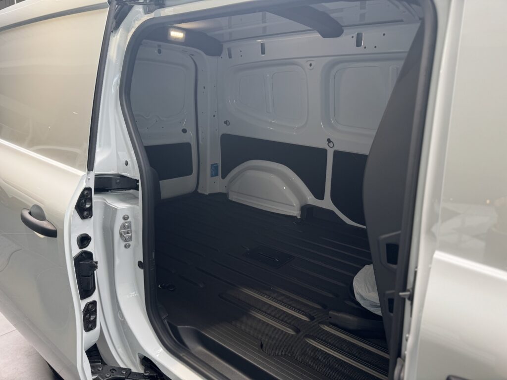 Renault Kangoo E-TECH Exposé-Bild 44