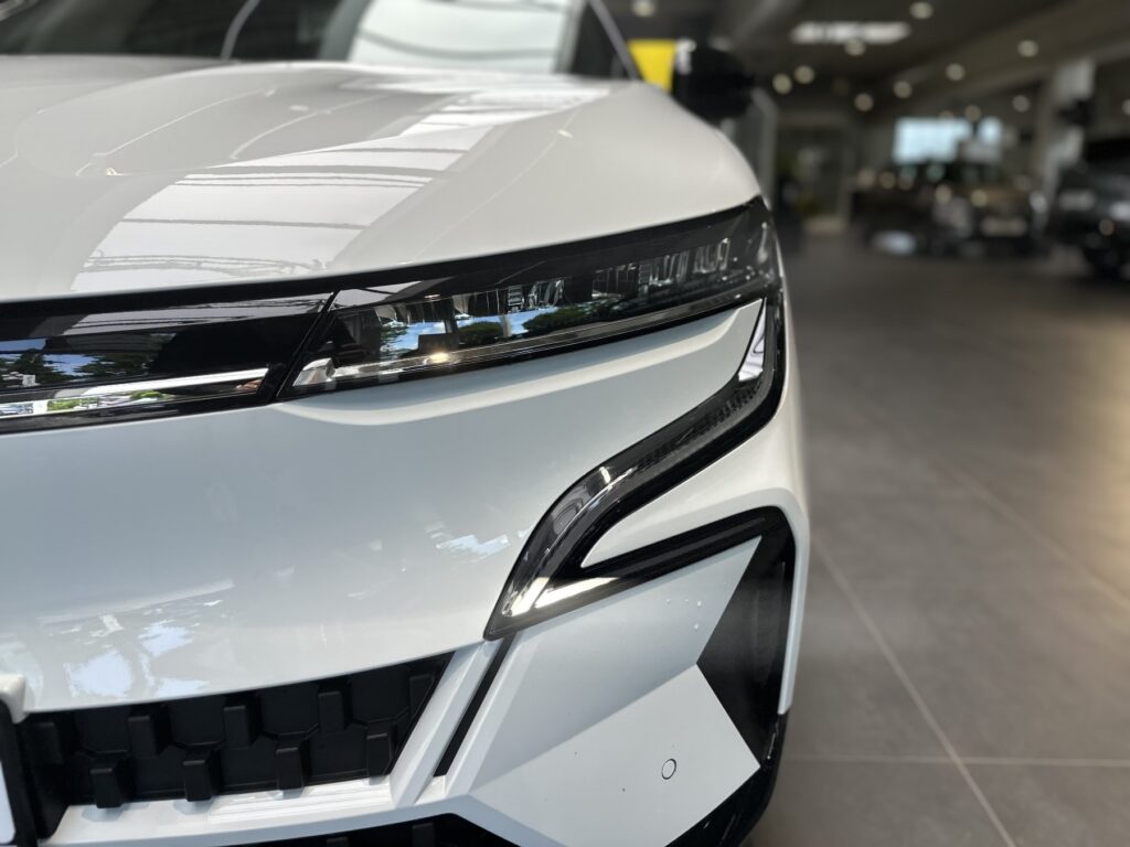 Renault Megane E-TECH Exposé-Bild 3