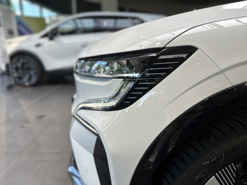 Renault Megane E-TECH Exposé-Bild 4
