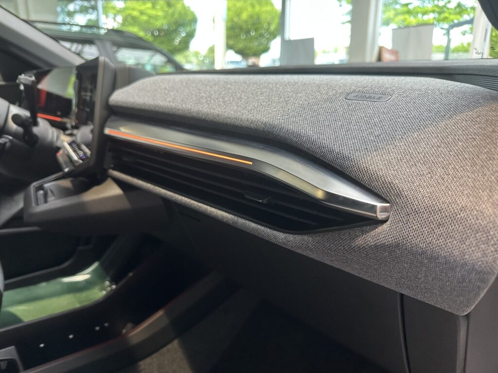 Renault Megane E-TECH Exposé-Bild 11