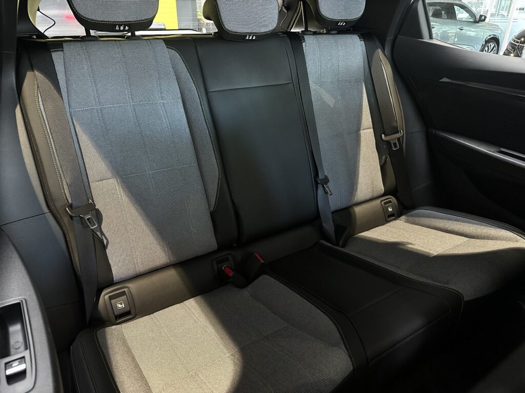 Renault Megane E-TECH Exposé-Bild 15