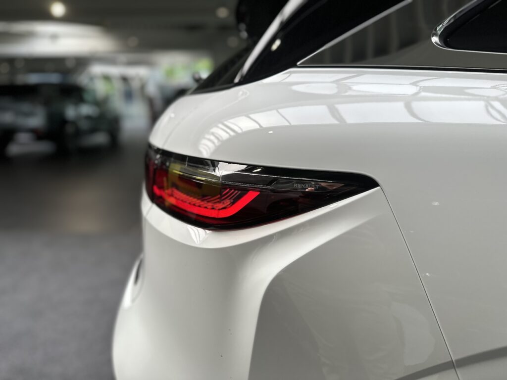 Renault Megane E-TECH Exposé-Bild 18