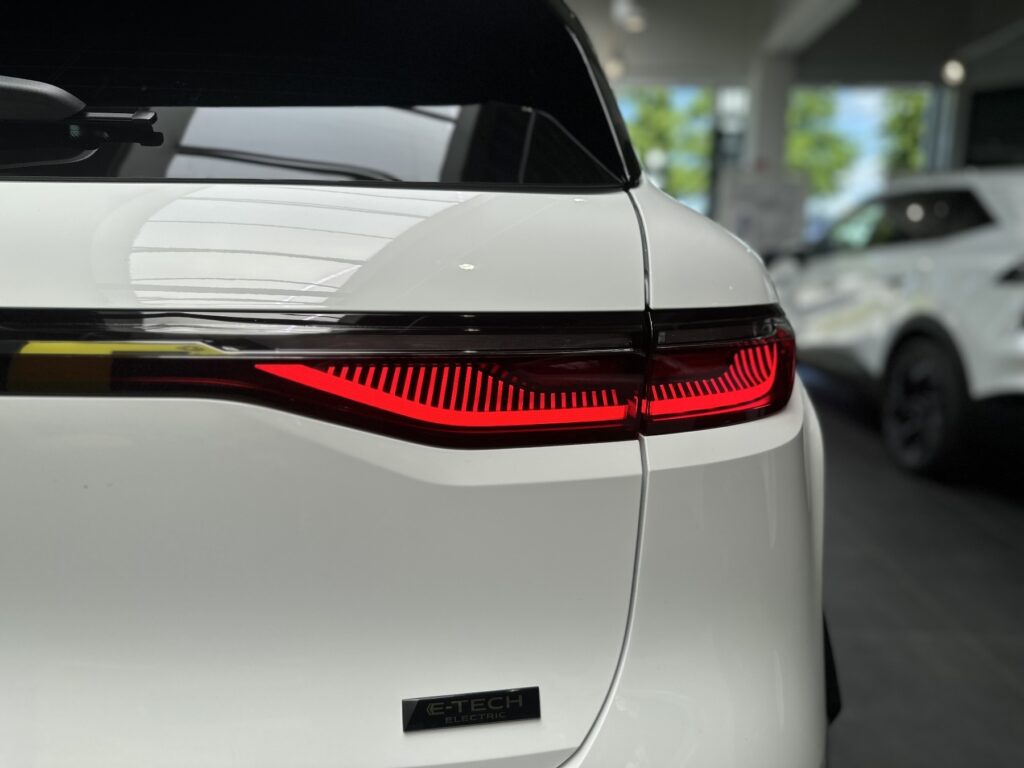 Renault Megane E-TECH Exposé-Bild 21