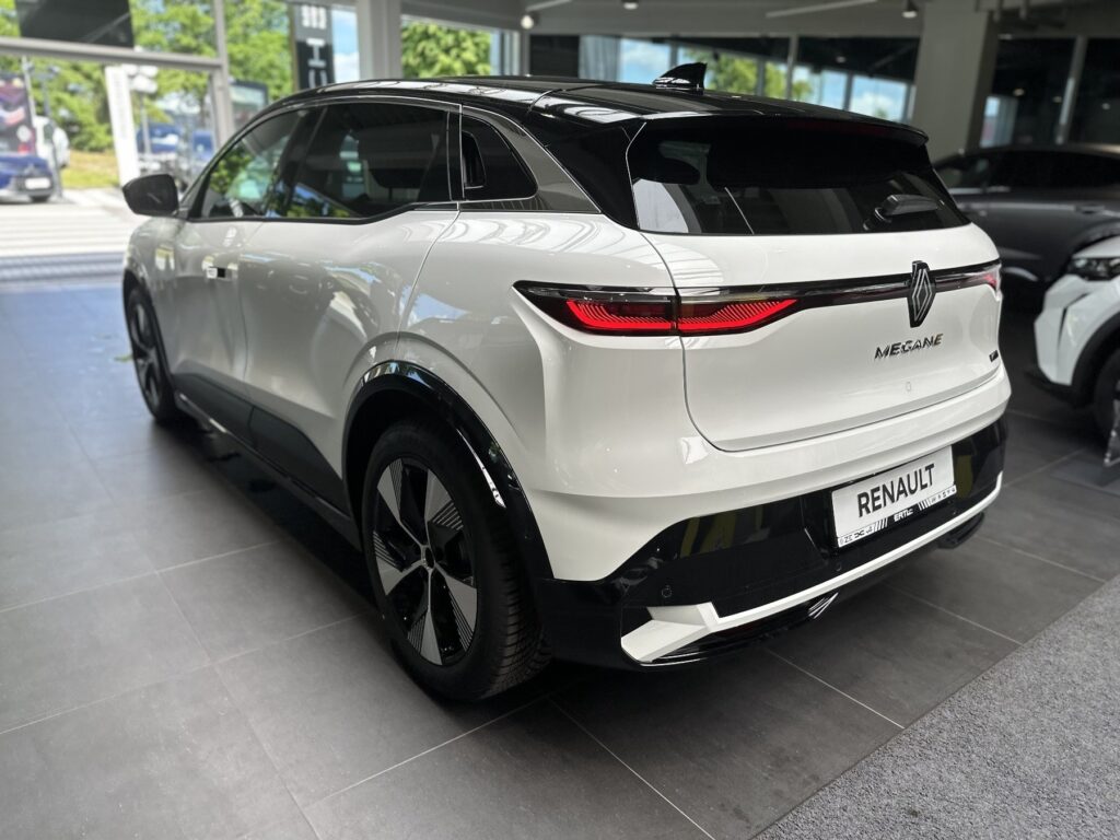 Renault Megane E-TECH Exposé-Bild 25