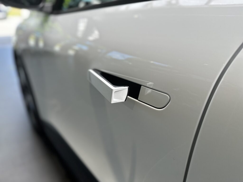 Renault Megane E-TECH Exposé-Bild 27