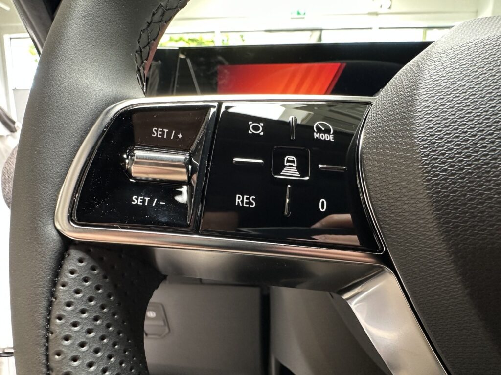 Renault Megane E-TECH Exposé-Bild 37