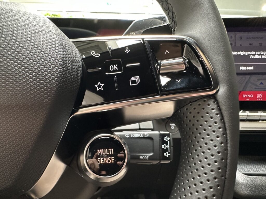 Renault Megane E-TECH Exposé-Bild 38