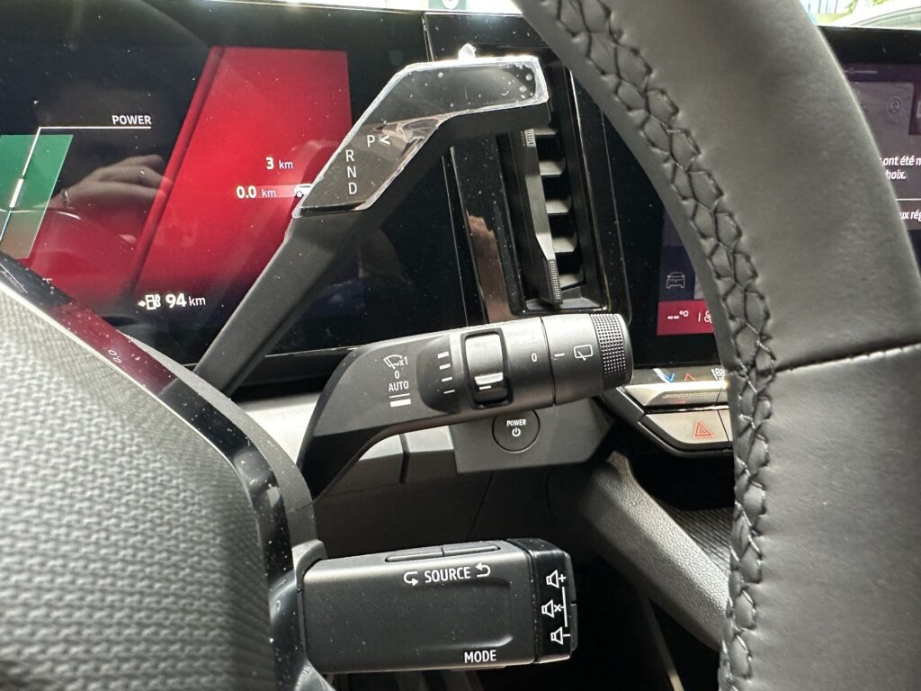 Renault Megane E-TECH Exposé-Bild 40