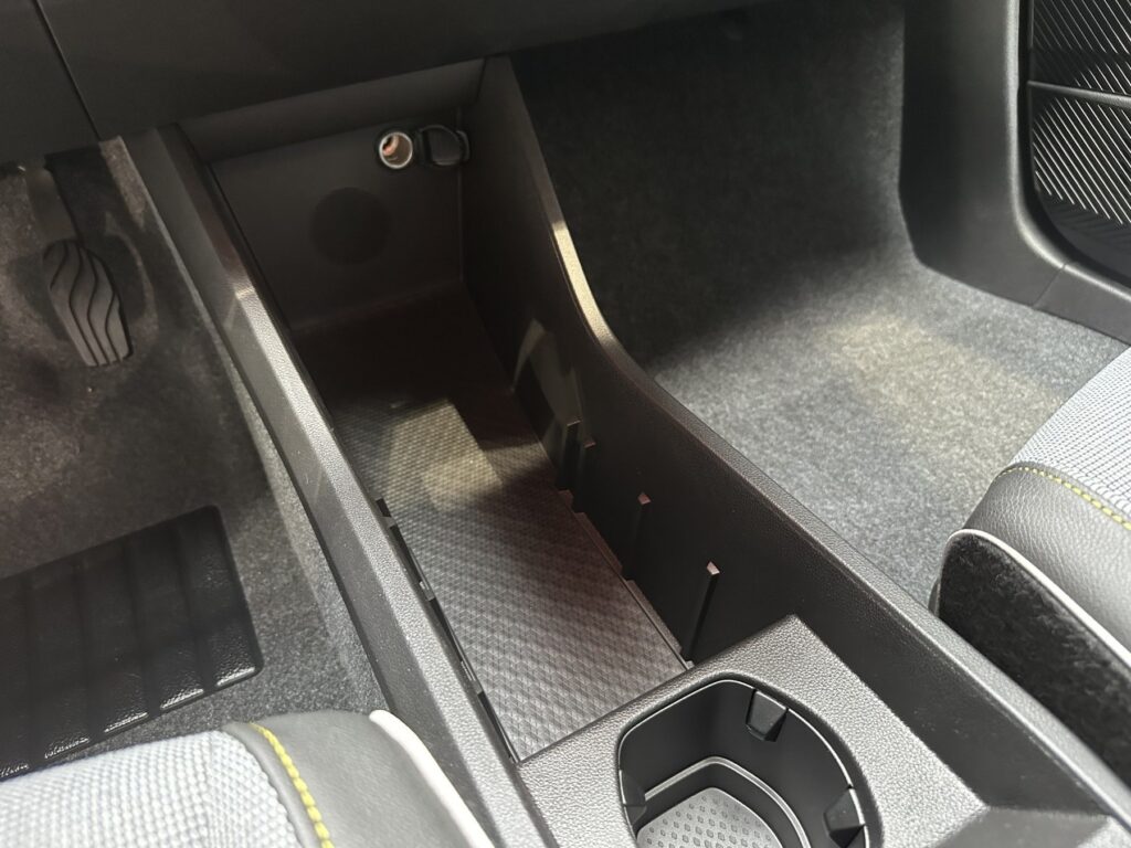 Renault Megane E-TECH Exposé-Bild 45