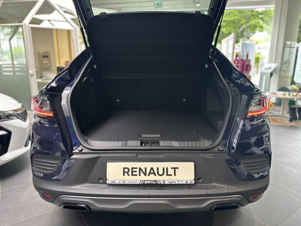 Renault Arkana Exposé-Bild 24