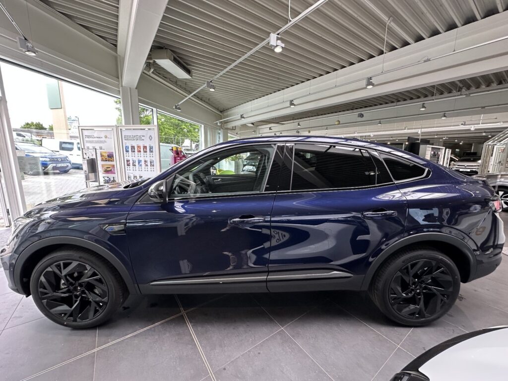 Renault Arkana Exposé-Bild 26