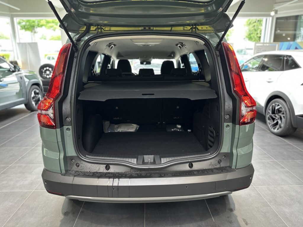Dacia Jogger Exposé-Bild 24