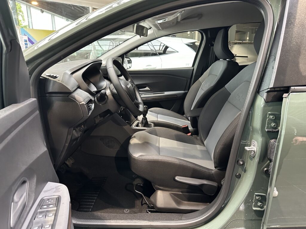 Dacia Jogger Exposé-Bild 31