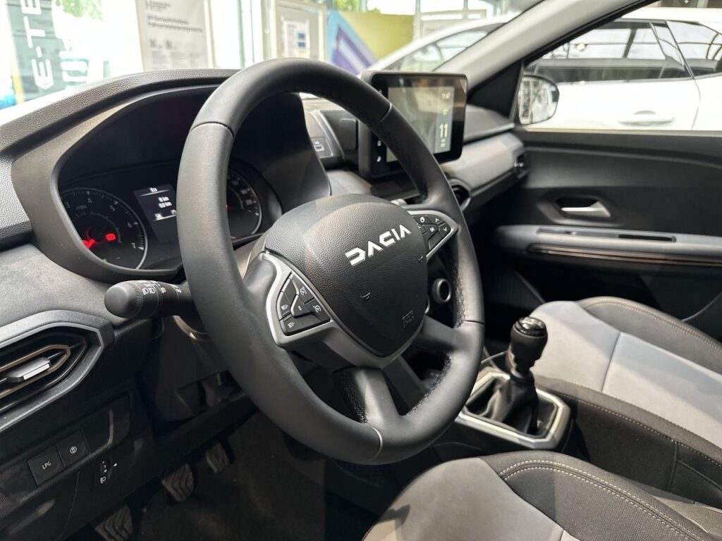 Dacia Jogger Exposé-Bild 36