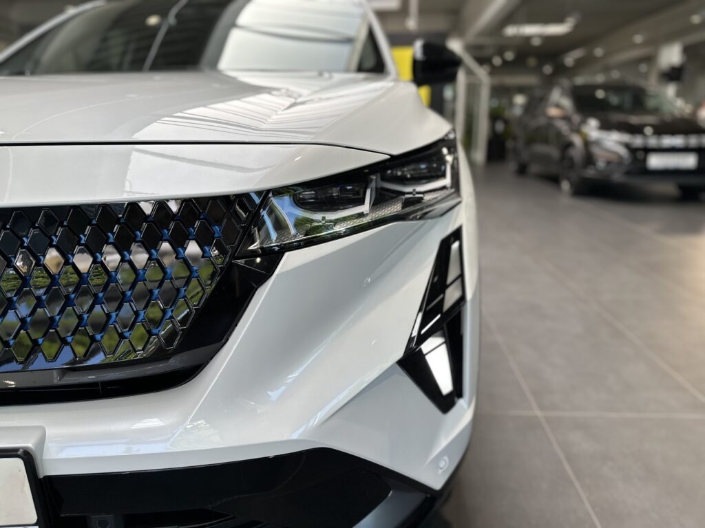 Renault Rafale Exposé-Bild 3