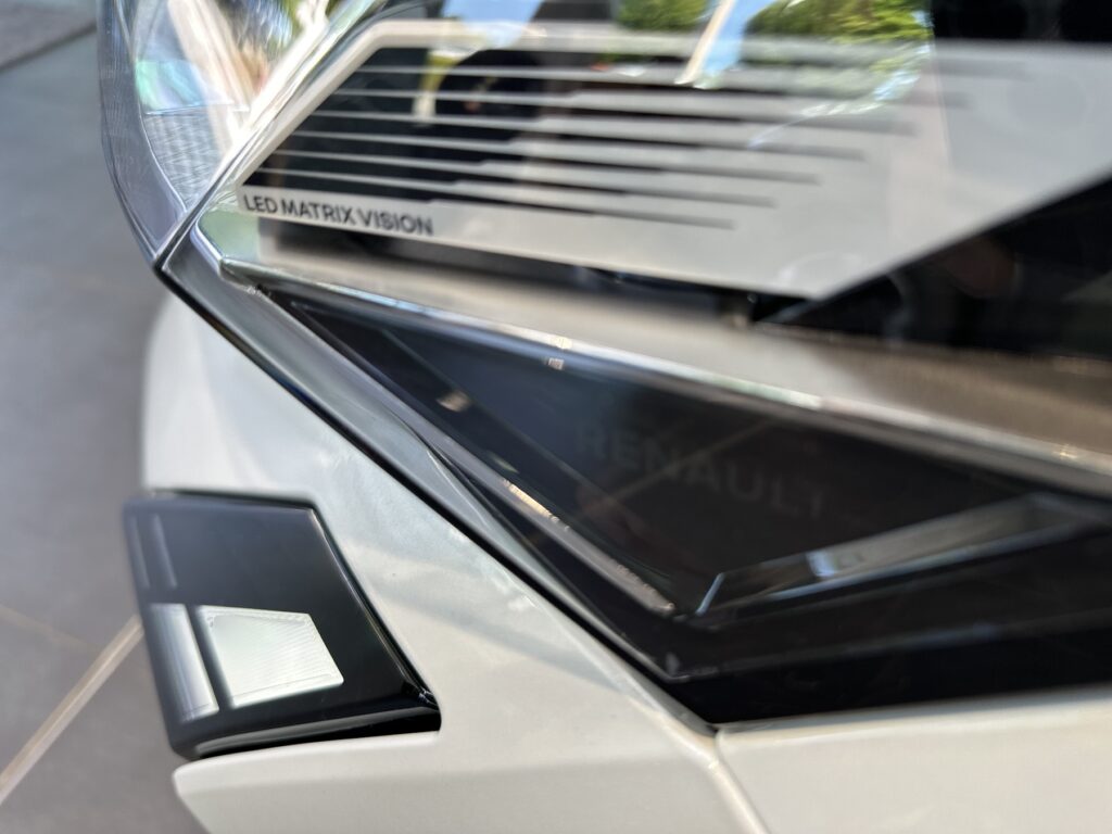 Renault Rafale Exposé-Bild 5