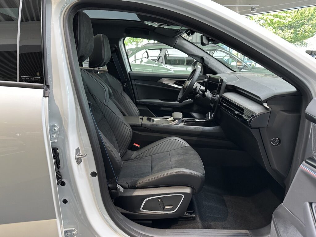 Renault Rafale Exposé-Bild 9