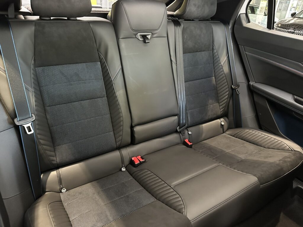 Renault Rafale Exposé-Bild 15