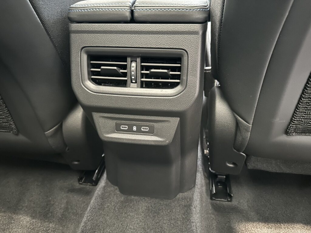 Renault Rafale Exposé-Bild 17