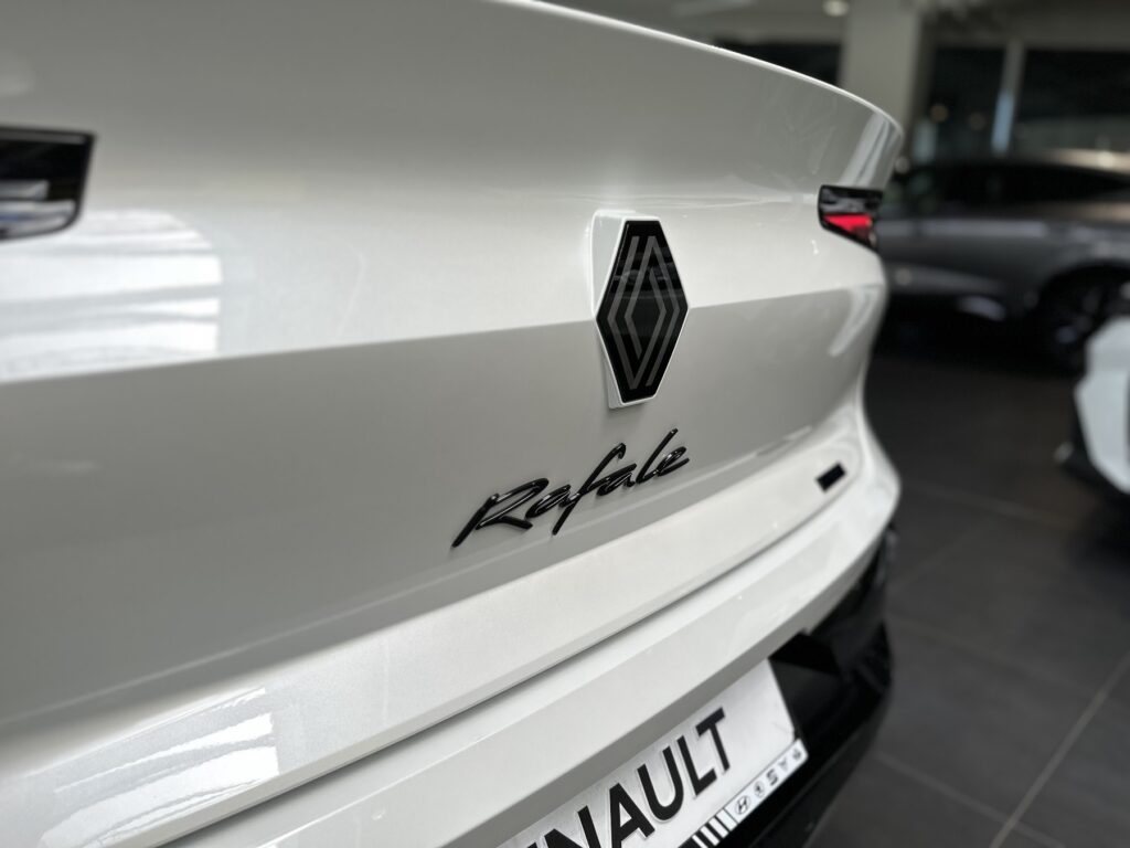 Renault Rafale Exposé-Bild 23