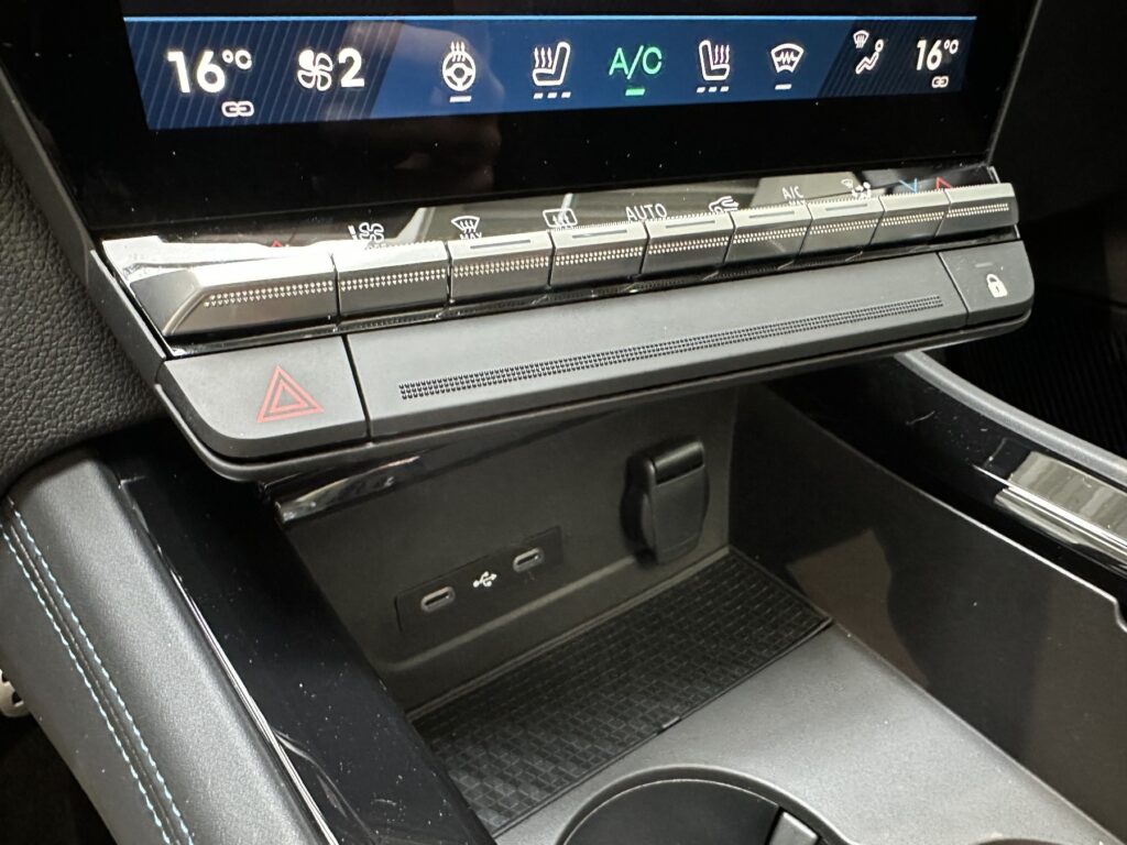 Renault Rafale Exposé-Bild 44