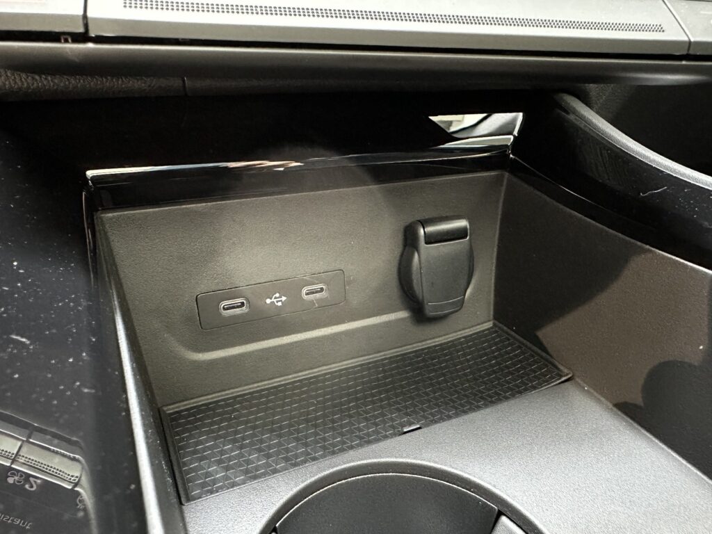 Renault Rafale Exposé-Bild 45