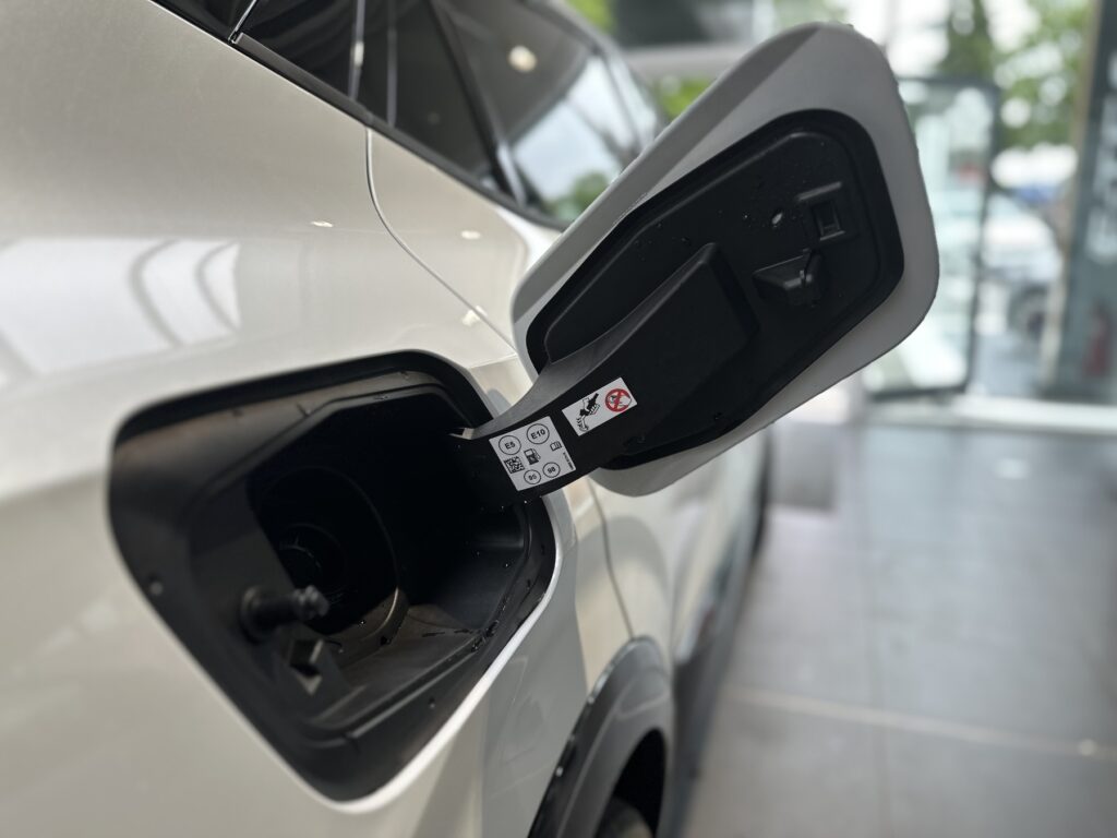 Renault Rafale Exposé-Bild 19