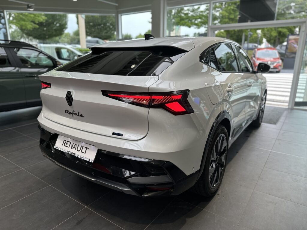 Renault Rafale Exposé-Bild 21