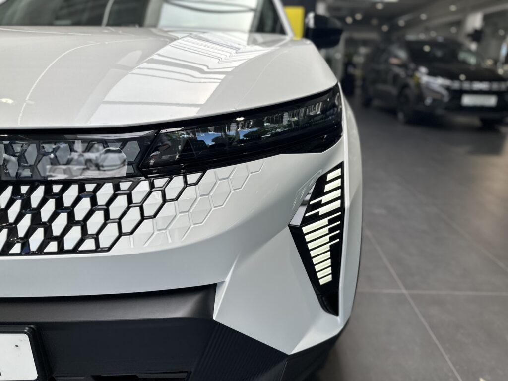 Renault Scenic E-TECH Exposé-Bild 3