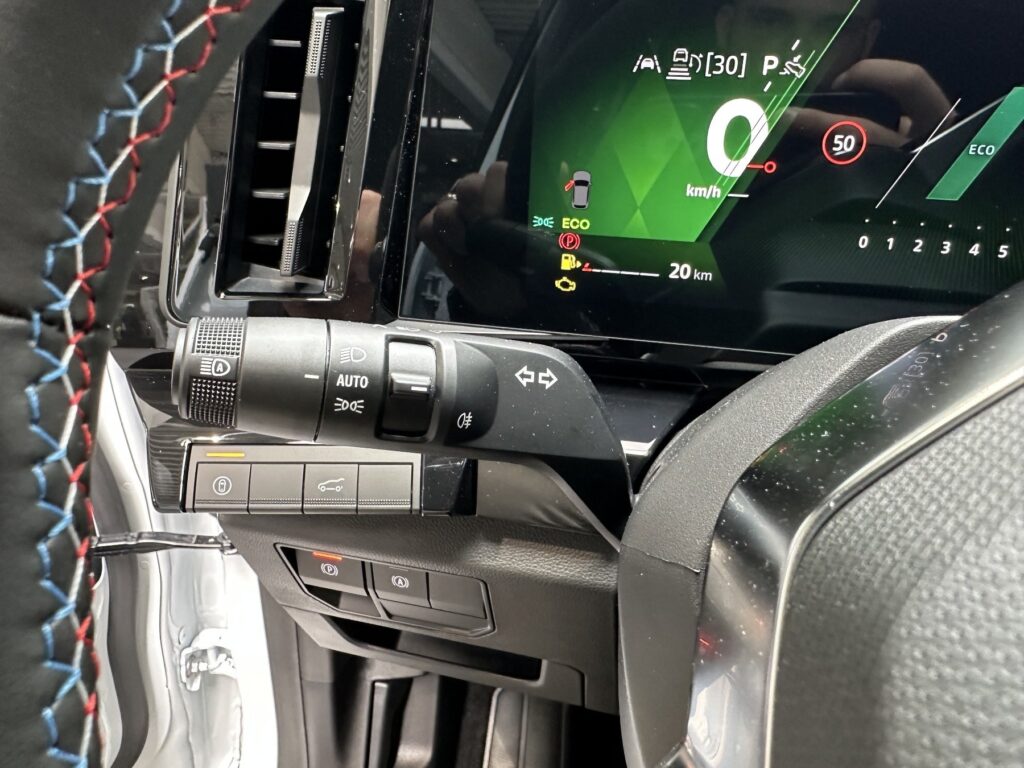 Renault Austral Exposé-Bild 41