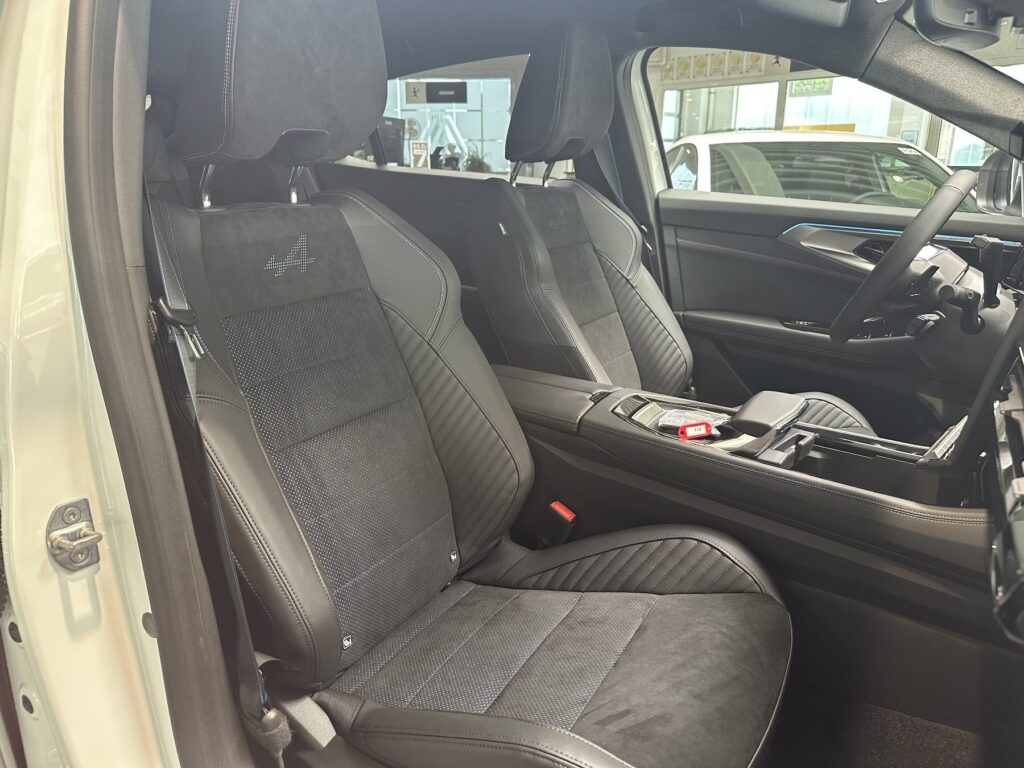 Renault Rafale Exposé-Bild 14