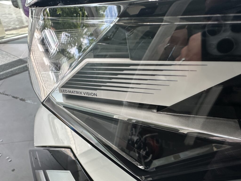 Renault Rafale Exposé-Bild 5