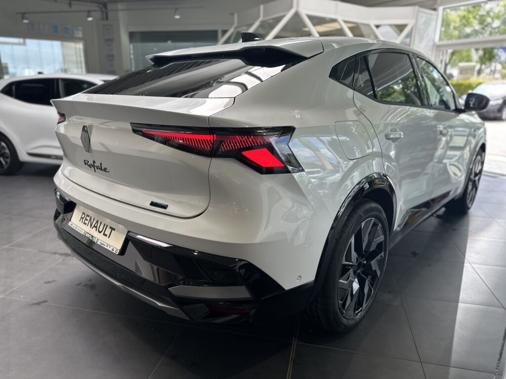 Renault Rafale Exposé-Bild 24