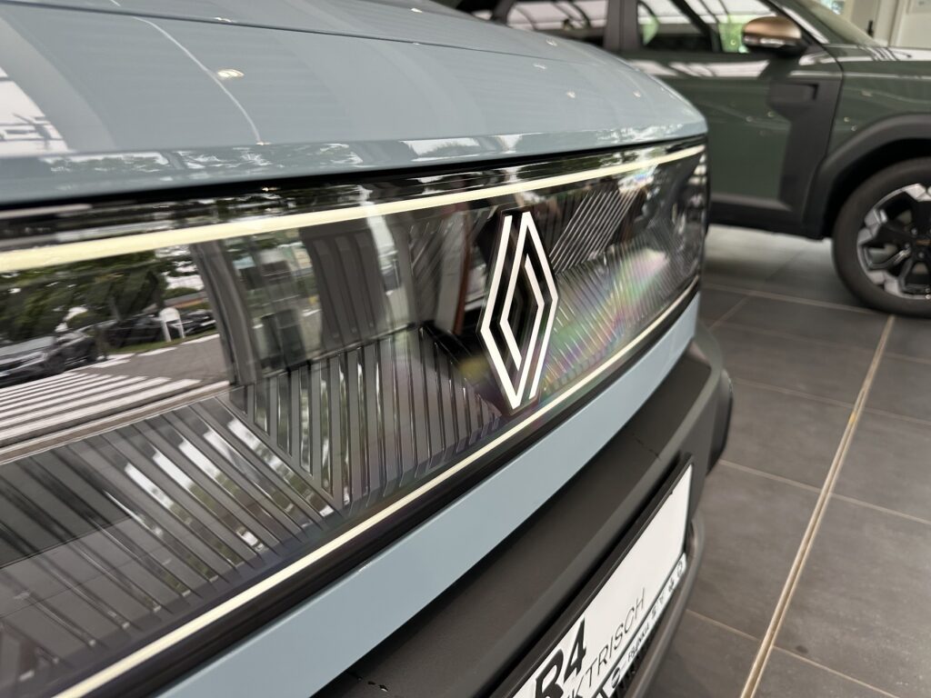 Renault R 4 Exposé-Bild 5