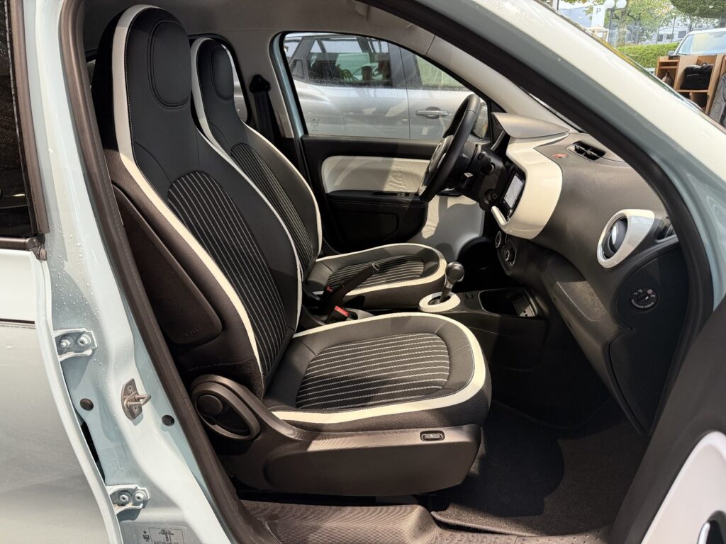 Renault Twingo Exposé-Bild 4