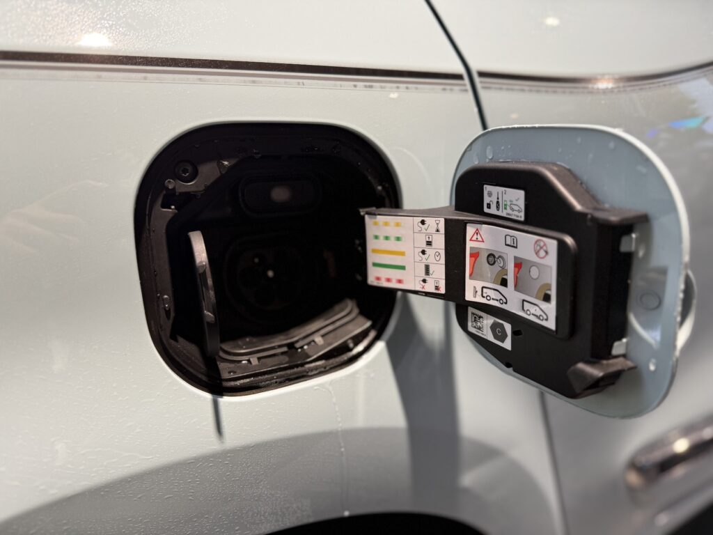 Renault Twingo Exposé-Bild 8