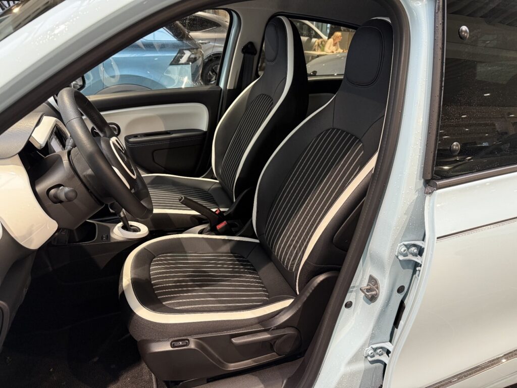 Renault Twingo Exposé-Bild 19