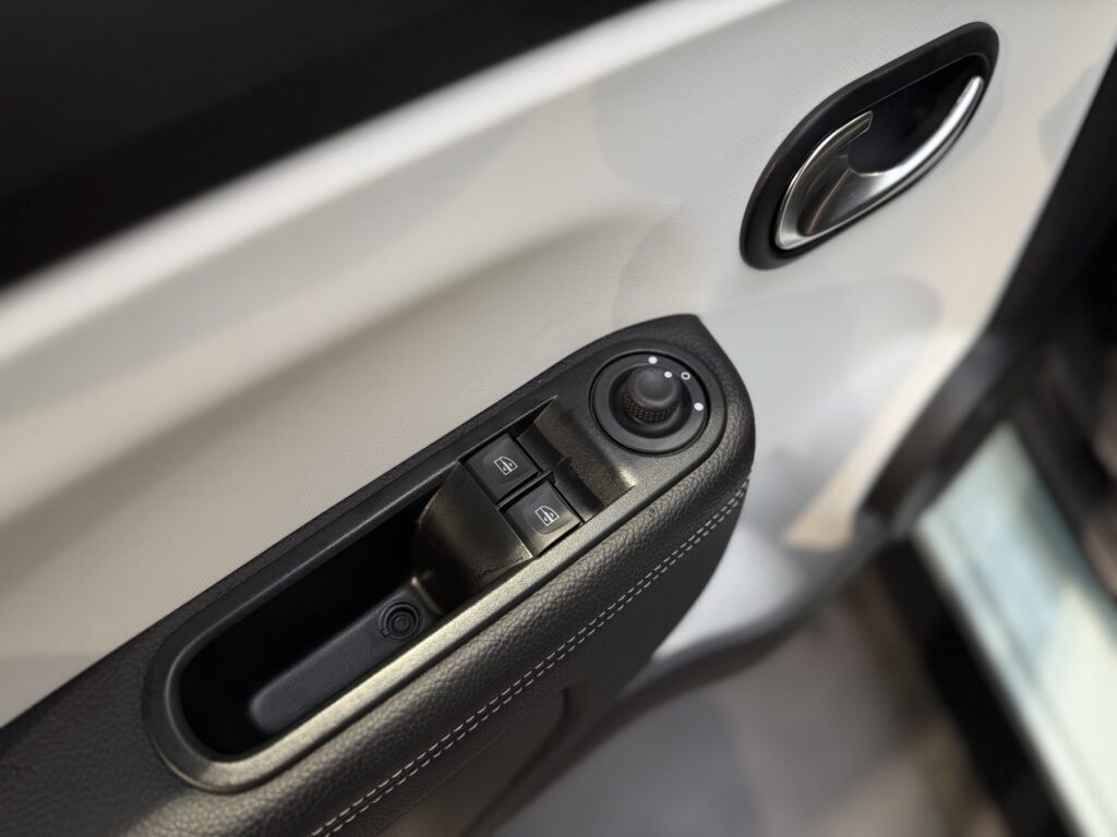 Renault Twingo Exposé-Bild 21