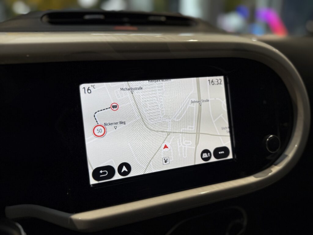 Renault Twingo Exposé-Bild 27