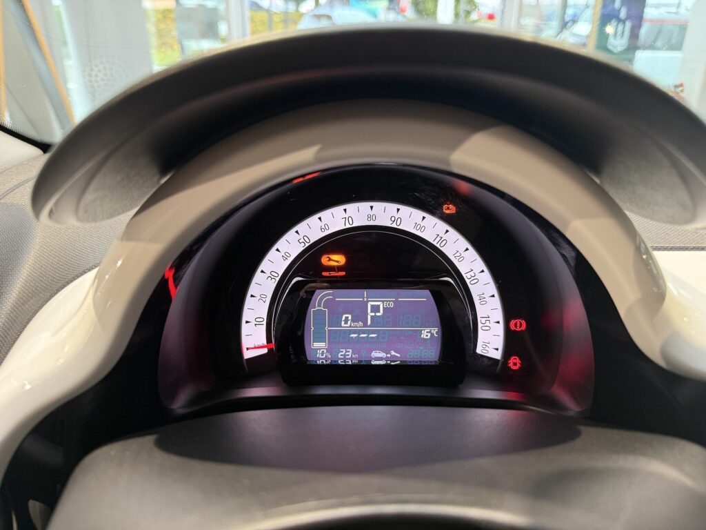 Renault Twingo Exposé-Bild 29